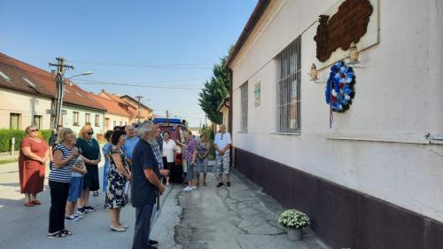 Spomienka na SNP, položenie venca
